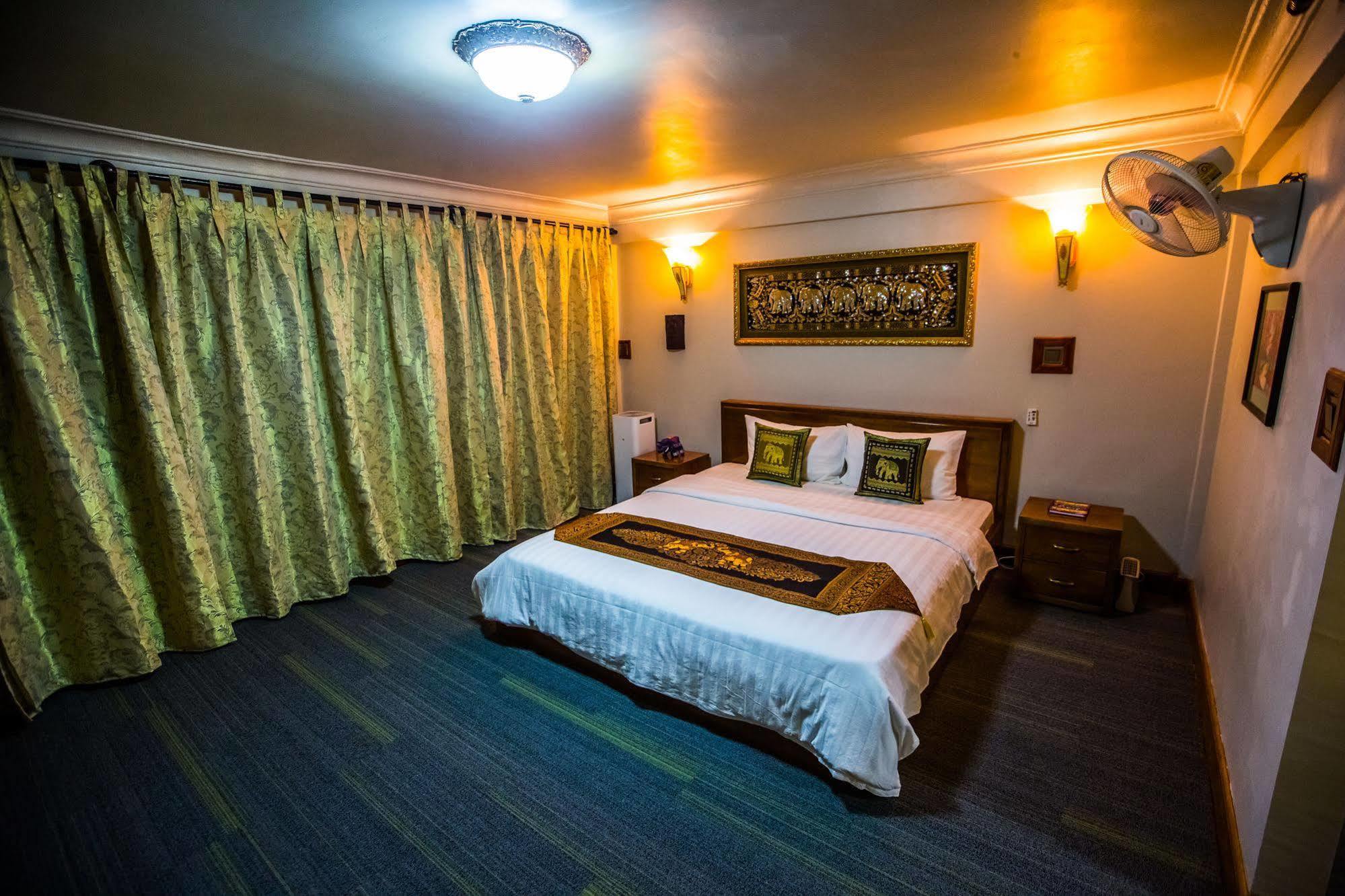 סיהאנוקוויל Domrai Boutique Hotel מראה חיצוני תמונה