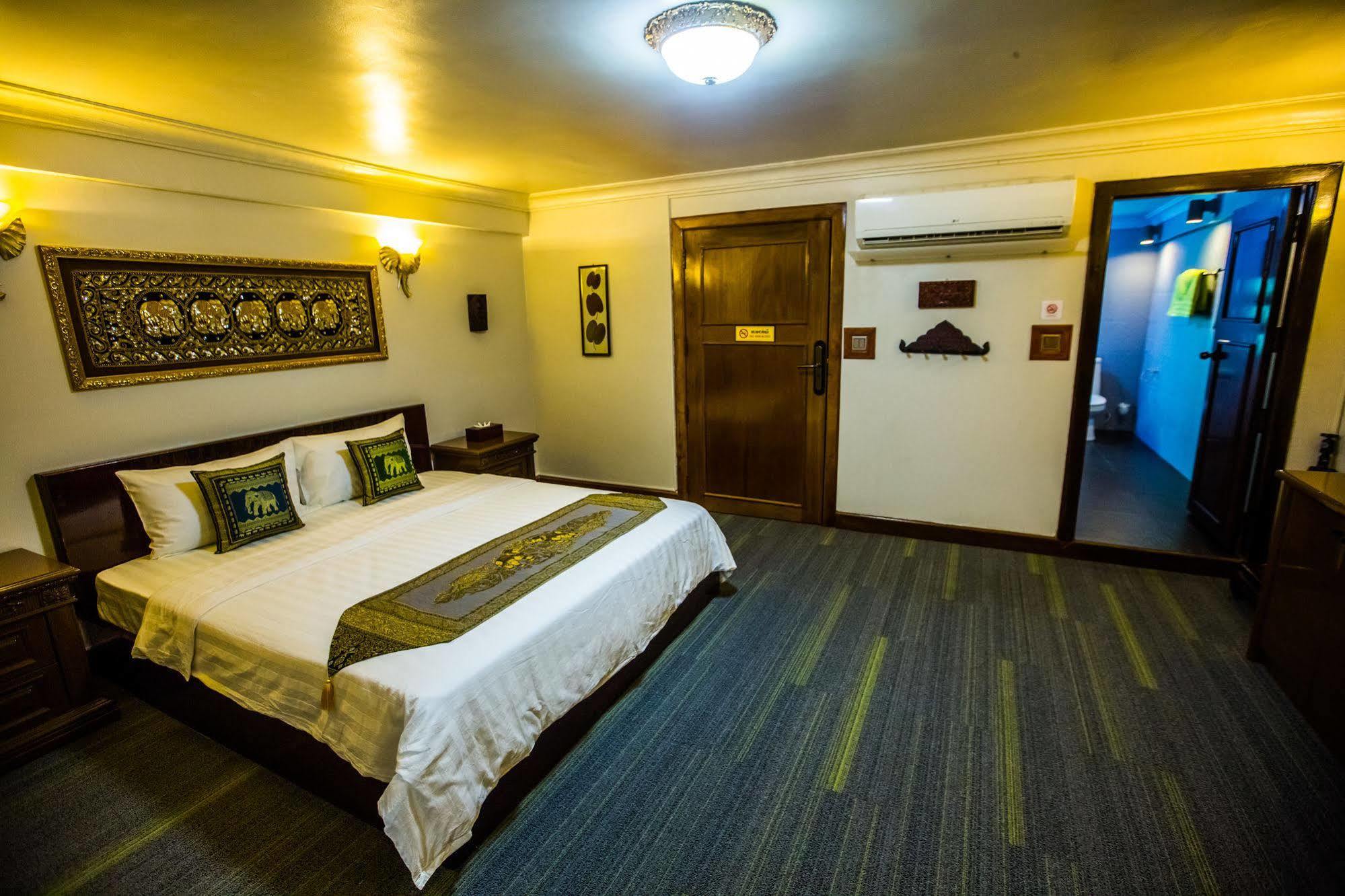 סיהאנוקוויל Domrai Boutique Hotel מראה חיצוני תמונה
